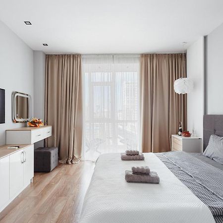 White Apartment In 12 Floor 오데사 외부 사진