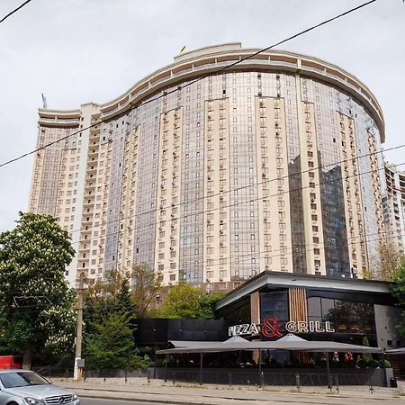 White Apartment In 12 Floor 오데사 외부 사진