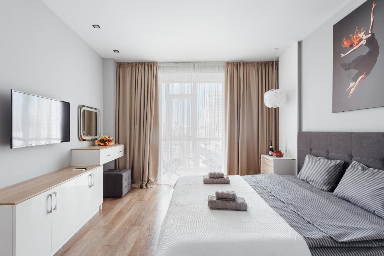 White Apartment In 12 Floor 오데사 외부 사진