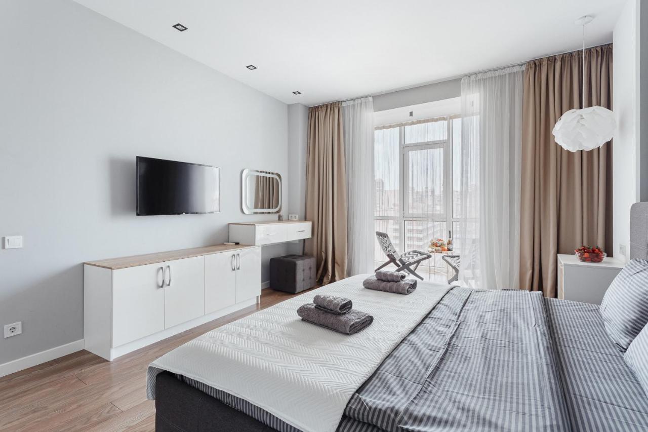 White Apartment In 12 Floor 오데사 외부 사진
