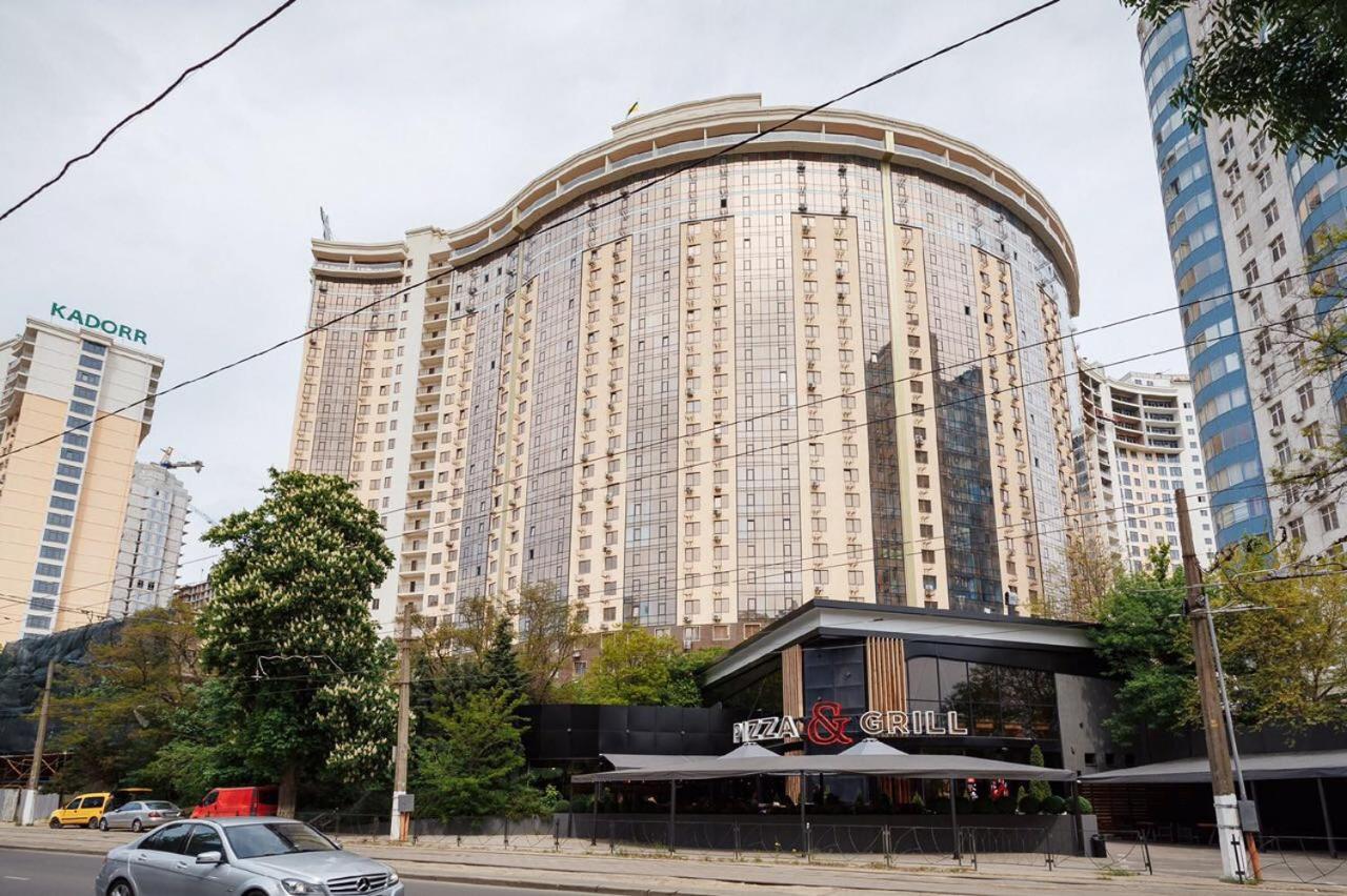 White Apartment In 12 Floor 오데사 외부 사진